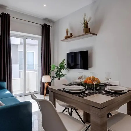 Uptown By Homely Apartment *